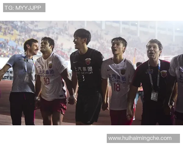 谢周三与巴恩斯利激战正酣谁能在这场较量中笑到最后